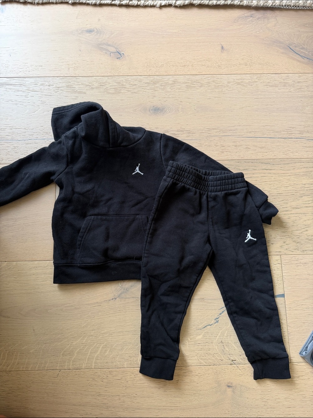Jordan Boys' Black Pullover Hoodie Sweatshirt and Jogger Set